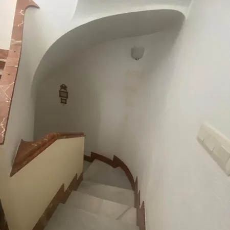 Bonita Doble Con Aire Acondicionado Y Salida A Gran Terraza Pansiyon Málaga